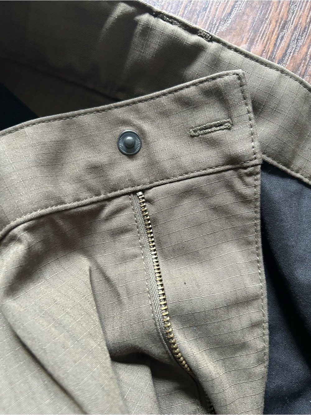 5.11 Tactical Cargo Pants in Olive - Picture 4 of 7
